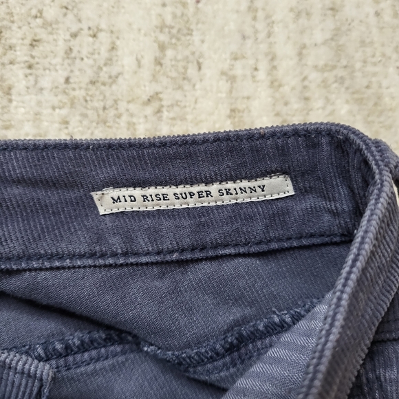 Abercrombie & Fitch grey mid-rise super skinny corduroy pants with frayed ankles - Picture 3 of 8